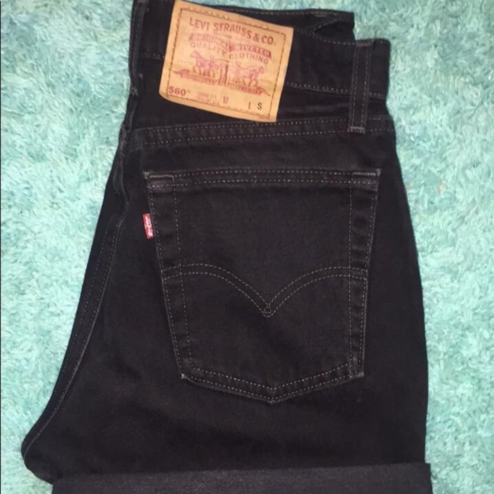 LEVIS black high waisted shorts